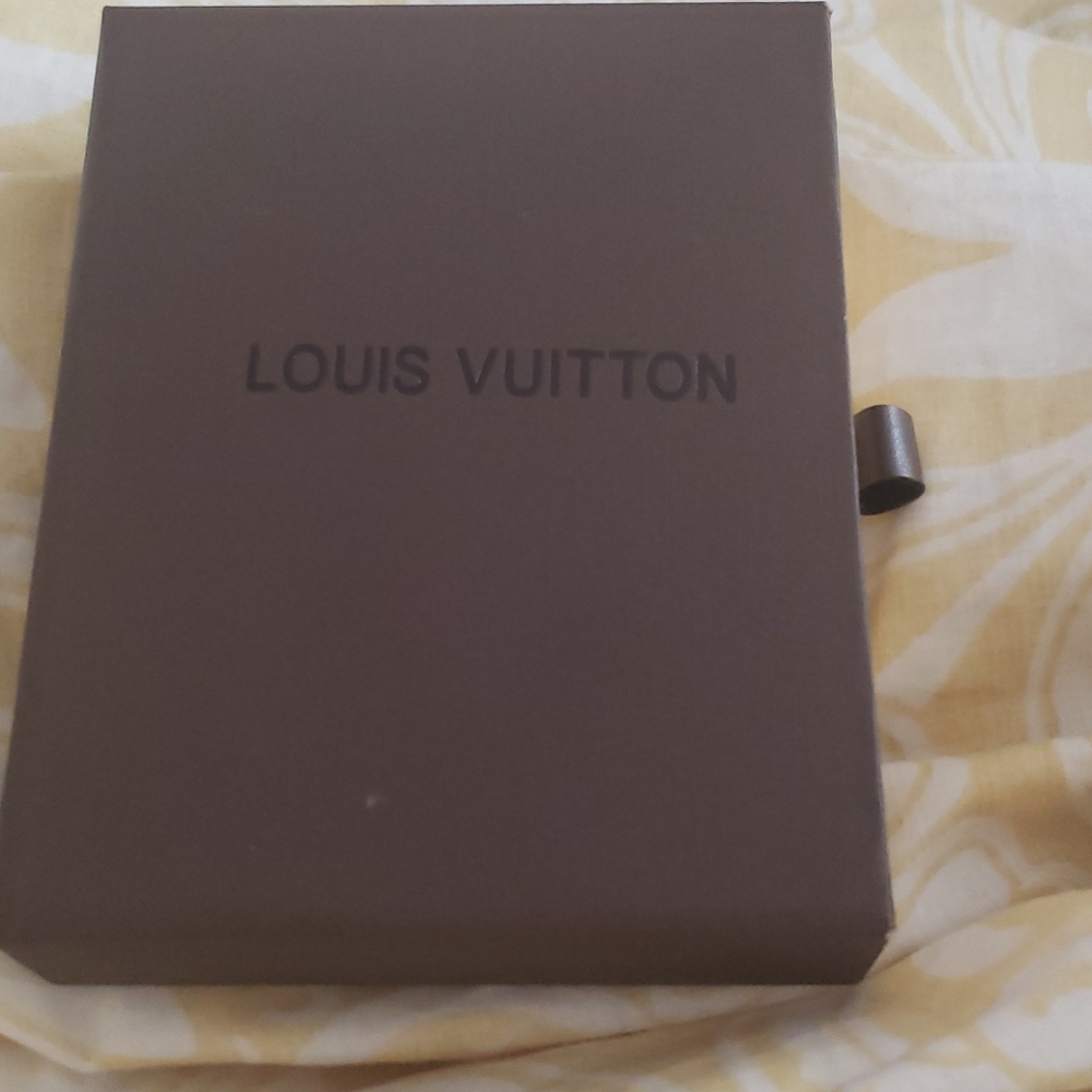 Small Louis Vuitton gift box